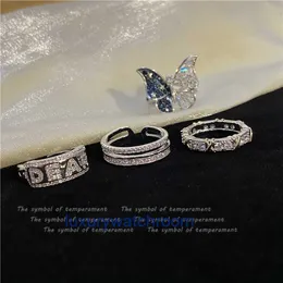 Women Band Tiifeany Ring smycken Ljus lyxig high-end diamant inlagd öppen ring med personlig design halv ansiktsfjäril pekfinger för både män och kvinnor