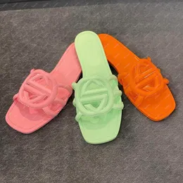 Designer Sandaler Kvinnor Slåsande G Slides Gummi Slippare Lamer Flat Beach Jelly Script Orange Green Summer Outdoor Waterproof Sandal