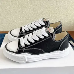 Designers MAISON Sneakers Men Canvas Shoes Women Casual Trainers Black White Low Style Sport Shoes EU36-45 With Box 556