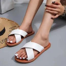 Slippers نساء 2024 الأحذية الصيفية أزياء البيج شرائح مريحة أحذية مسطحة مريحة في الهواء الطلق المشي مفتوحة اصبع القدم الصنادل mujere