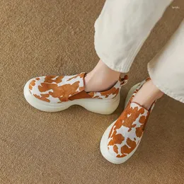 Casual skor slip på våren loafers naturlig hästhår plattform kvinna rund tå vulkaniserade kvinnor sneakers