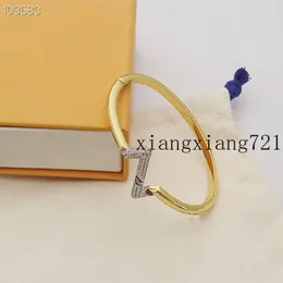 Bracciale di lusso personalizzato originale Bracciale Tricolor Lettera di wrestling Oro Bracciale oro 18K Smart Sparkle Time Set regalo opzionale