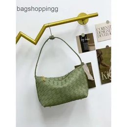 Woven Swork Lady Venets Wallace Bags Womens Totes 2024 New Fashion Simple Casual Lunch Box Mancheld Bag Одинокое плечо и классический Botegas 7QKQ