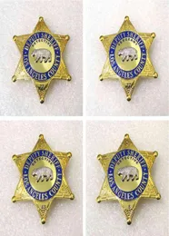 1PCS US Los Angeles County Detective Badge Movie Cosplay Prop Pin Broche Shirt Decor Mulheres Men Men Halloween Gift8667921