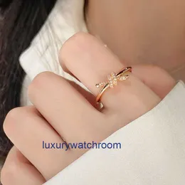 Frauen Band Tiifeany Ring Schmuck Neues Knoten -Wickeln für Frauen leichte Luxus kleine und beliebte 18K Roségold Eingelegtes einfacher Indexfinger