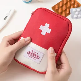 Bärbar medicinsk väska medicin förvaring väska liten medicinsk väska rese lagring första hjälpväska macaron färg