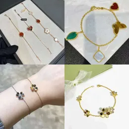 Sier 100% Red Love Women Designer Charm Bracelets 4/Four-Leaf-Clover Rose Gold Ladybug Cherry 5 Motywy Bransoletka sercowa Szczęście dla dziewcząt Q1 Oryginalna jakość