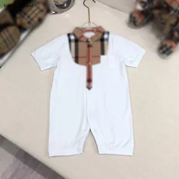 Nya nyfödda jumpsuits Summer Toddler Kläderstorlek 52-90 cm Checker Splicing Baby Crawling Suit Short Sleeved Spädbarn Bodysuit 24 April