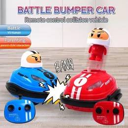 RC Toy 24G Super Battle Bumper Car Popup Doll Crash Bounce Ejeção Luz de Childrens Control Remote Toys Presente para os pais 240424