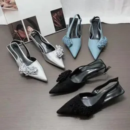 Sıradan Ayakkabı Tatlı Kadın Marka Sandal Moda Çiçek Bayanlar Zarif Elbise Slingback İnce Düşük Topuk Katır Pompaları