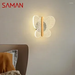 Vägglampa saman modern fjäril