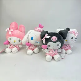 Tecknad anime stjärna stick katt plysch leksaker kuromi dollmaskin små vita plysch leksaker