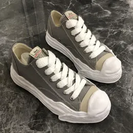 Mmy Maison Mihara Yasuhiro Hank Sneakers Bai top scarpe piatti unisex tela addestratore di punta a forma di lata per le donne design di lusso3043