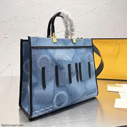 Shopping Bags Luxury Tote Bags Women Beach Handbag High Quality Shoulder Packs Leather Designer Crossbody Female Purses Pochett