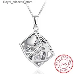 Pendant Necklaces 925 sterling silver heart-shaped zirconia hollow Rubiks cube pendant necklace for women with a 45cm chain S-N93 Q240426