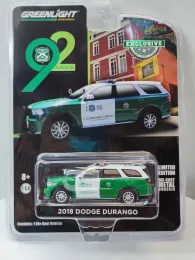 Bilar Greenlight 1:64 2018 Dodge Durango Chile Police Cars samlar in Diecast Alloy -bilmodeller för gåvor
