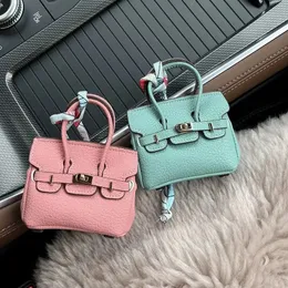 Neuer Stil Designer Fashion Key Schnalle Bag Auto Schlüsselbund handgefertigt Leder Schlüsselanhänger Mann Frau Geldbeutel Anhänger Mini Mode Keychains Accessoires Sehr schön