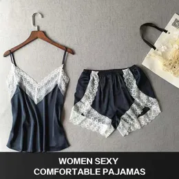 Abbigliamento per il sonno femminile a due pezzi Donne sexy Slp abbigliamento satinato set di pigiami in pizzo bianco in pizzo a v-collo gradevole slivel slping slping rifornimenti y240426