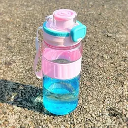 Tumblers Sommer Sportwasserbecher Großkapazität im Freien Kessel tragbares Plastikstroh, das für Jungen und Mädchen hoch aussieht