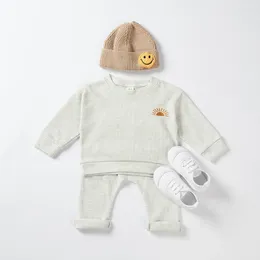 Set di abbigliamento vestiti per bambini vestiti morbidi waffle cotone ricamato al sole badge tops pp pantaloni nati per bambini