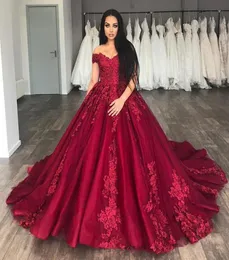 Splendidi abiti da quinceanera da ballo da ballo fuori dai pale Appliques Tulle Plus size abiti da ballo Dold Dold Sweet 16 Abiti UP2511173