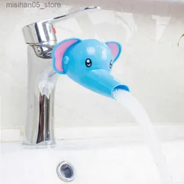 Песчаная игра с водой Fun Water Faucet Extension Pinder Guide Guide Extender подходит для детей в ванной комнате для мытья рукой игрушки Q240426