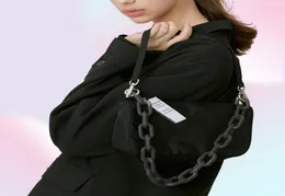 Корейская нейлоновая французская палочка, сумка для подмышки, женская акриловая цепь.
