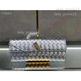 Crossbody New Venetas Small Designer Bottage أكياس واحدة أكياس واحدة 2024 كتف القابض النقي مربع و Woven Woven Hand Held NM7T