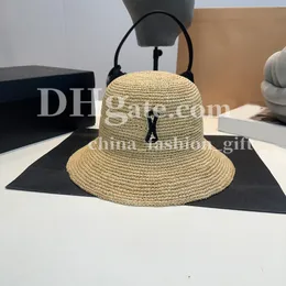 Women Słaska Kapelusz Designer Bucket Hat Codzienny swobodny kapelusz dla mężczyzn Kobiety Summer Beach Sunshade Hat Luksusowa trawa tkaninowa kapelusz