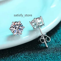 고급스러운 925 스털링 실버 보석 클래식 스터드 이어링 1/2/4 CT Moissanite Diamond Earrings for Women