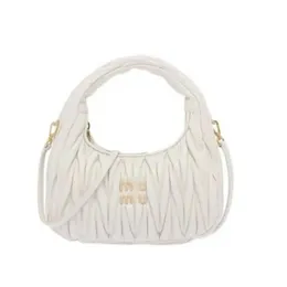 バッグ MIU MIU QUILTED MINI BOATON SHOULDER BAG Miu Miu Mini Wander Matelassé Shoulder Bag | Black | FARFETCH