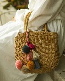 Schlüsselanschlüsse Herbst und Winter Frau kreativer Pelzball Schlüsselbund Retro Ethnic Style Baumwoll Quasten Bag Anhänger handgewebt