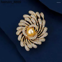 Broschen Trendy Brosche für Frauen Weihnachtsbaum Synthetische Perle Party Goldfarbe Vintage Schmuck Professionelle Zubehör Geschenkanlagen