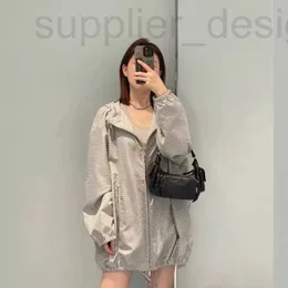 Women Beach Wear Designer MM Home 24SS New Gray Full Letter Compleal Complements تقليل العمر وتخفف من سحاب معطف مقنع