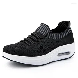 Casual Shoes Net Fabric Low Help Breattable Solid Color Air Cushion Tjock Soled Slip-On 2024 Storlek Women's Zapatos de Mujer