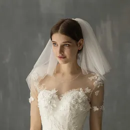 Cabelo de casamento V626 Véu de noiva elegante Véu macio Tulle de duas camadas Cut Edge ombro curto noiva Véu Mulheres Acessórios para Casamento