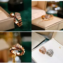 Projektant biżuterii Sterling Snake Rings Sier Eternity Diamond Symulował Whitegold Wedding Połącz Cross Pierścień Oryginalna jakość