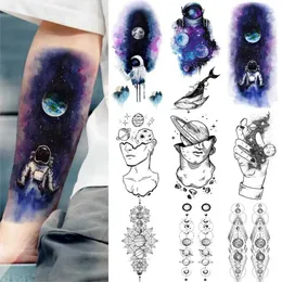 Tatueringsöverföring Blue Watercolor Galaxy Astronaut Temporära tatueringar Ytter Space Man Body Art Fake Tattoos Stickers Underarm Planets Thinker Tatoos 240427