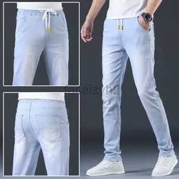 Herren Jeans Frühling und Herbst Neue Herren Jeans Edition Elastic Jugend kleiner gerader Röhrchen Elastischer Taille Herren Hellblau Jeans Plus Size Hosen