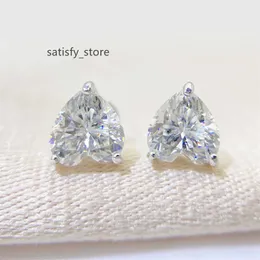 GRA certyfikat klasyczny projekt serca 925 Sterling Silver Back Back Diamond Moissanite Ear Studs dla kobiet