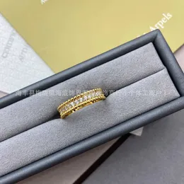 الأصلي الساخن البيع للسيدات الشاحنة الكاملة Sky Star Ring Light Luxury Fashion High Legant Row Single Single Diamond Edge Edge Ring Ring مع شعار