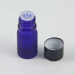 Lagerflaschen Mini Tragbare ätherische Ölflaschen -Tropfenverpackung Blau 5 ml Fläschchen Loch Innere Stecker Stopper Glas nachfüllbar
