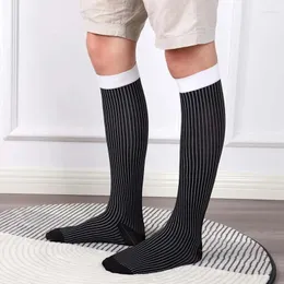 Herrensocken Männer lässig Nylon Seiden Sommer Ultra-dünn gerippter gestreiftes Knie Langes Geschäft Formale elastische atmungsaktive hohe Röhre