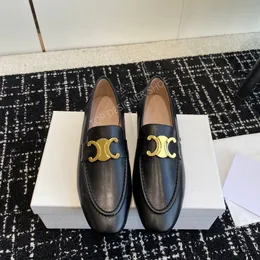 Gyllene spänne dekoration loafers platta klänningskor förkläde tår slip-on skor äkta läder kvinnor lyxiga kvinnokontor läder skor storlek 35-41with låda