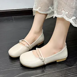 أحذية غير رسمية 2024 Pearl Mary Janes for Women Square Toe Flats Plats ضحل مشبك ناعم وحيد Zapatos de Mujer