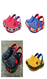 Bambini baby baby baby pantofole flip flop giallo blu blu cros s designer ragazzi ragazze sandali buco scarpe da spiaggia fan8089836