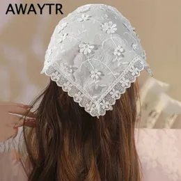 Bandanas Durag Awaytr Floral Print Hair Scarf Bohemian Bandana White Hair with Colorful Farterfly Triangle Scarf Kerchief Womens Headscarf 240426