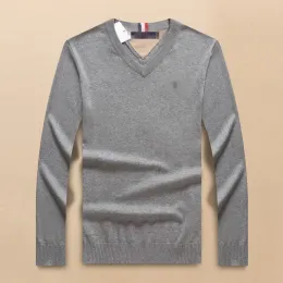 Luxury Moving Designer Men's Sweater V-ringning Vintage Brodery Men's Multi Color Brand Sticked Soft Warm T-Shirt Street Leisure Långärmad Solid Color Sweater Shirt