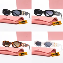 Occhiali da sole da sole da donna di marca Mui Mui Lady Sun occhiali da sole Designer Designer per donna Luxury Glasshi Summer Beach Shade Eye Gatto Polarizzare Eye Eye Eyey With Box