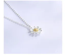 Girlfriend039s birthday gifts S925 sterling silver necklaces women039s silver necklace chrysanthemum necklaces silver cyrsta1747022